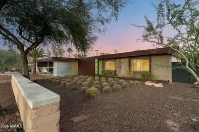 9825 N 35th Place, Phoenix, AZ 85028 - Photo 1
