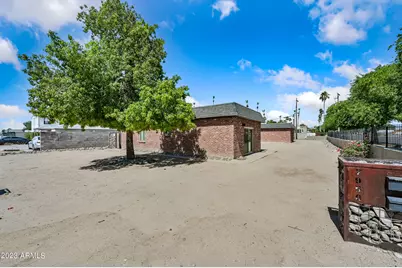 7956 W Glendale Avenue #1, Glendale, AZ 85303 - Photo 1