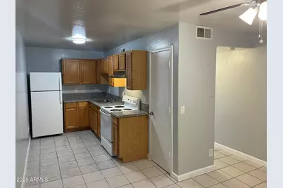 602 E Townley Avenue #205, Phoenix, AZ 85020 - Photo 1