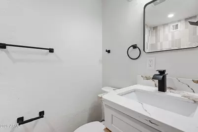 2047 E Virginia Avenue, Phoenix, AZ 85006 - Photo 17