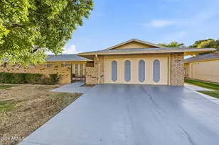 19045 N Signal Butte Cir, Sun City, AZ 85373 - Photo 1