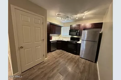310 W Earll Drive #Unit 109, Phoenix, AZ 85013 - Photo 1