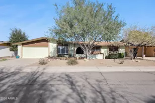 1932 E Loma Vista Dr E, Tempe, AZ 85282 - Photo 1