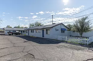 1713 N 31st Pl, Phoenix, AZ 85008 - Photo 1