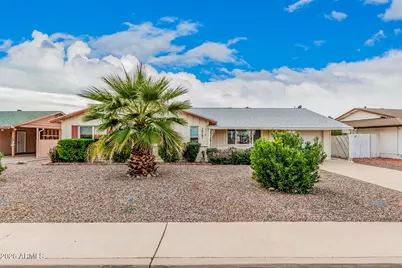 10761 W Sun City Boulevard, Sun City, AZ 85351 - Photo 1