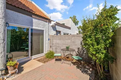 6810 S Snyder Lane, Tempe, AZ 85283 - Photo 1