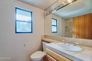 327 E Medlock Dr, Phoenix, AZ 85012 - Photo 27