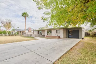 327 E Medlock Dr, Phoenix, AZ 85012 - Photo 1
