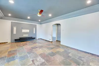 327 E Medlock Drive, Phoenix, AZ 85012 - Photo 13