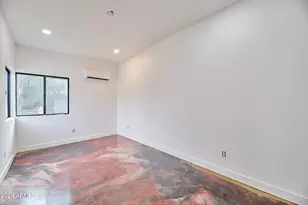 327 E Medlock Dr, Phoenix, AZ 85012 - Photo 29