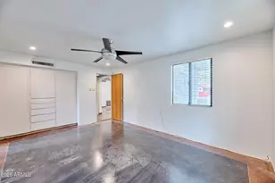 327 E Medlock Dr, Phoenix, AZ 85012 - Photo 19