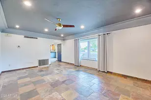 327 E Medlock Dr, Phoenix, AZ 85012 - Photo 15