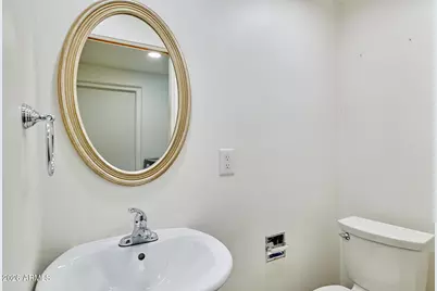 327 E Medlock Drive, Phoenix, AZ 85012 - Photo 9