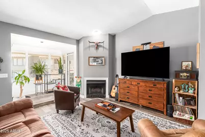 1820 E Morten Avenue #214, Phoenix, AZ 85020 - Photo 1