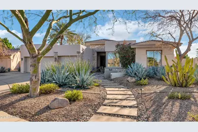 190 E Louis Way, Tempe, AZ 85284 - Photo 1
