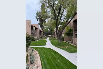 5525 E Thomas Road #H2, Phoenix, AZ 85018 - Photo 1