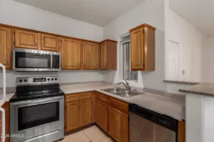 2929 W Yorkshire Dr, Phoenix, AZ 85027 - Photo 1