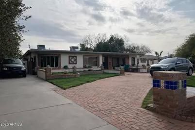 21 E Saint Charles Avenue, Phoenix, AZ 85042 - Photo 1