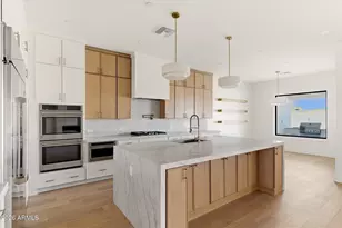 8042 E Palm Ln, Mesa, AZ 85207 - Photo 7