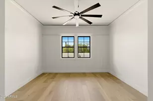 8042 E Palm Ln, Mesa, AZ 85207 - Photo 13