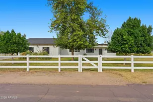 2858 E Redfield Rd, Gilbert, AZ 85234 - Photo 1
