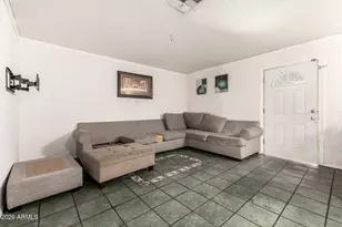 8002 N 42nd Ave, Phoenix, AZ 85051 - Photo 9