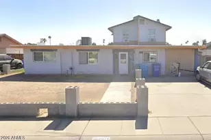 2917 W Paradise Dr, Phoenix, AZ 85029 - Photo 1