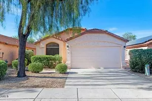 4621 E Abraham Ln, Phoenix, AZ 85050 - Photo 1