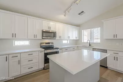 2518 W Carson Road, Phoenix, AZ 85041 - Photo 1