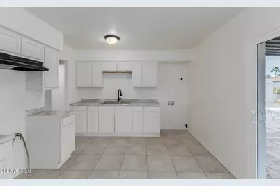 2525 N 47th Drive, Phoenix, AZ 85035 - Photo 13