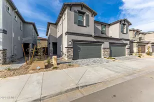 5818 E Zachary Dr, Phoenix, AZ 85054 - Photo 1