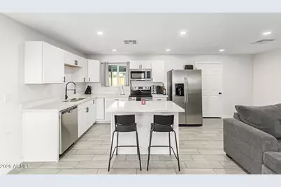 9215 S 7th Avenue, Phoenix, AZ 85041 - Photo 1