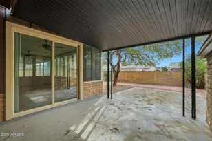 2407 W Laurel Ln, Phoenix, AZ 85029 - Photo 29