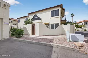 8821 S 51st St, Phoenix, AZ 85044 - Photo 1
