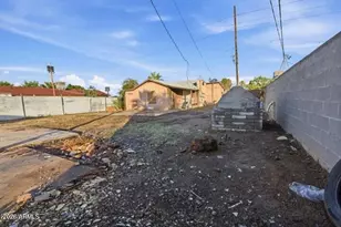 614 N 27th Ave, Phoenix, AZ 85009 - Photo 1