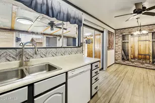 823 E Ironwood Dr, Phoenix, AZ 85020 - Photo 13