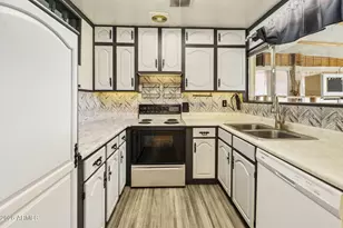 823 E Ironwood Dr, Phoenix, AZ 85020 - Photo 3