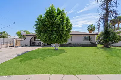 1923 N 44th Place, Phoenix, AZ 85008 - Photo 1