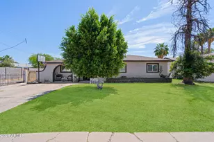 1923 N 44th Pl, Phoenix, AZ 85008 - Photo 1