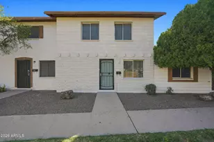 4622 N 71st Ln, Phoenix, AZ 85033 - Photo 1