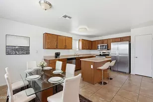 7221 S 37th Dr, Phoenix, AZ 85041 - Photo 5