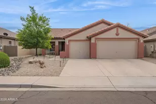 4821 E Kirkland Rd, Phoenix, AZ 85054 - Photo 1