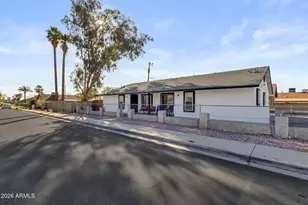 1121 North 25th Pl, Phoenix, AZ 85008 - Photo 1
