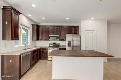 813 W Love Road, San Tan Valley, AZ 85143 - Photo 3