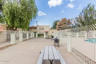 3109 W Harmont Dr, Phoenix, AZ 85051 - Photo 31
