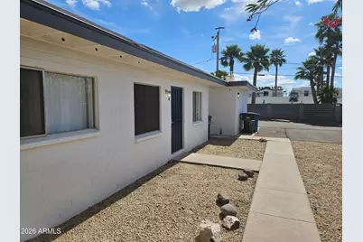 1313 E Vista Avenue #Apt 4, Phoenix, AZ 85020 - Photo 1