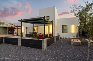 1211 E Hayward Ave, Phoenix, AZ 85020 - Photo 1