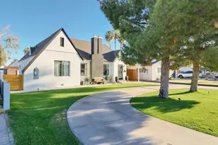 2204 E Whitton Ave N, Phoenix, AZ 85016 - Photo 1