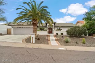 1129 E Forest Hills Dr, Phoenix, AZ 85022 - Photo 1