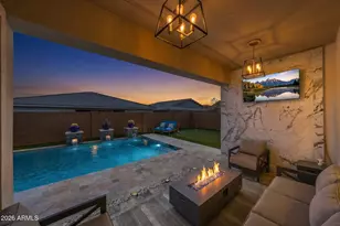 2831 E Robin Ln, Phoenix, AZ 85050 - Photo 1